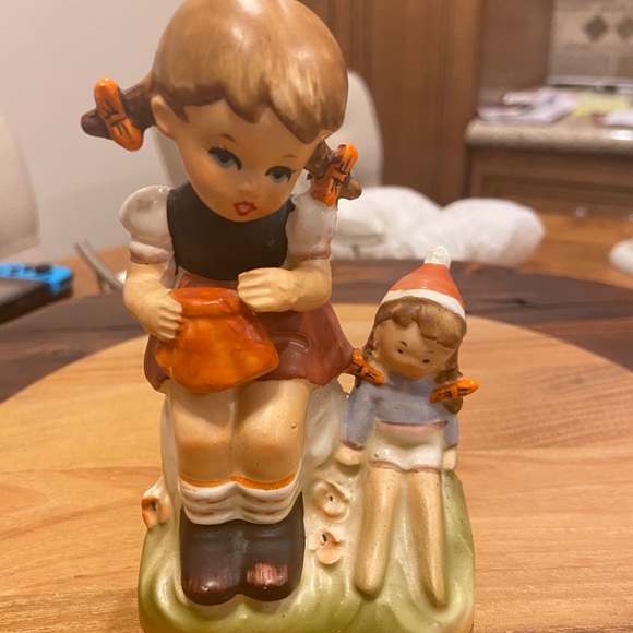 Ornart 5th Ave Hand Painted Limited Girl with Doll - Picture 2 of 6